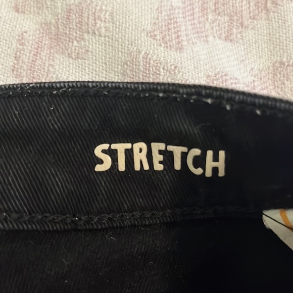 GARAGE| mid rise favourite short in Black - Picture 3 of 4